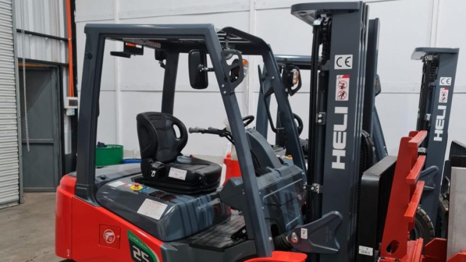 Grua-horquilla-heli-CPD25-1-1